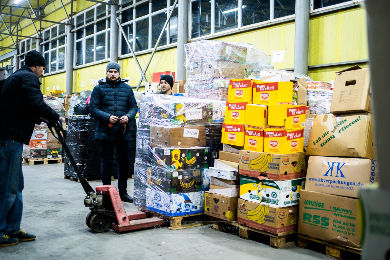 Arhiepiscopia Vadului, Feleacului şi Clujului implicată în colectarea a peste 150 de tone de produse, în ajutorul umanitar pentru Cerănăuți