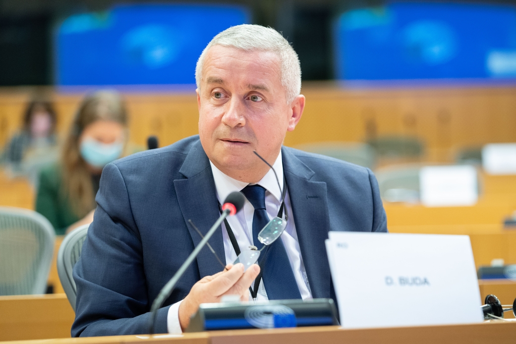 Daniel Buda, vicepreședintele Comisiei pentru agricultură din PE, deplânge faptul că există „un nivel diferențiat de subvenție în diverse state ale UE.” Suntem actori pe aceeași piață.