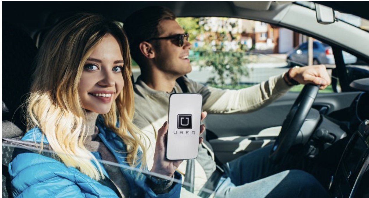 Un start-up de rezervări din Cluj intră în parteneriat cu Uber pentru a oferi prețuri preferențiale