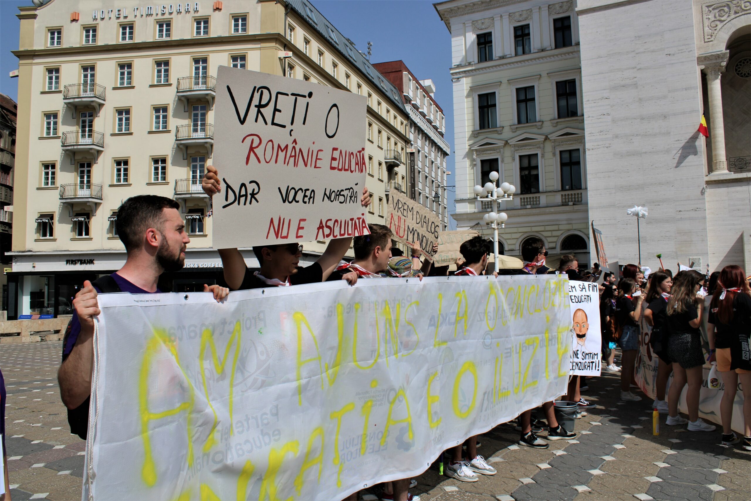 Studenții din regiunea Cluj au protestat la Timișoara pentru Legea Educației