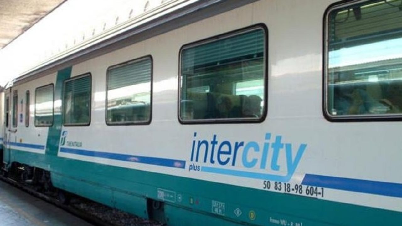 Din decembrie revin trenurile Intercity în România. Cât vor costa biletele și cât faci de la Cluj la București