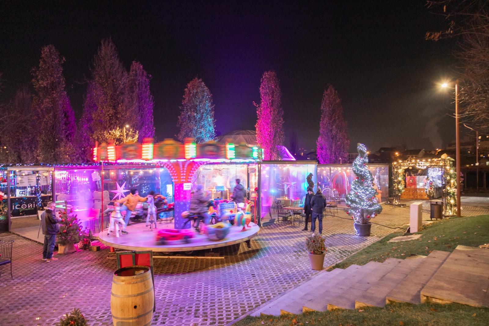 În luna sărbătorilor, Iulius Christmas Market din Iulius Parc îi poartă pe vizitatori în lumea de basm a Crăciunului