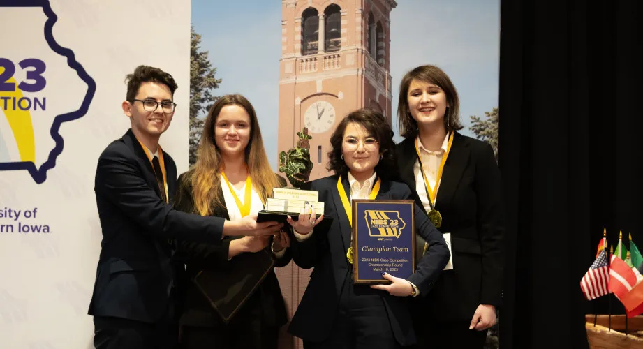 Reuşită remarcabilă a studenţilor UBB Cluj | Au câştigat o competiție internațională organizată de o universitate din Statele Unite ale Americii