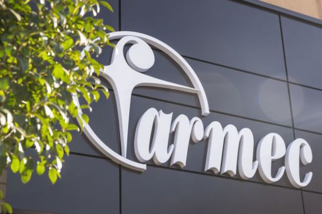 Producătorul român de cosmetice, Farmec, își propune relocarea producției.