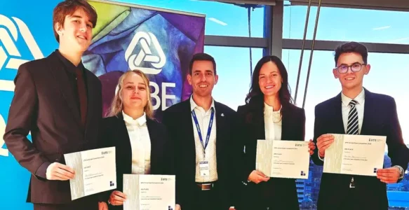 Studenții UBB Cluj – din nou pe podiumul competiției internaționale de studii de caz din Australia