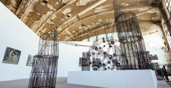 Premieră la Cluj: RIVUS găzduiește, în parteneriat cu UAD Cluj-Napoca, expoziția „Under Construction”, organizată pe un șantier în plină dezvoltare